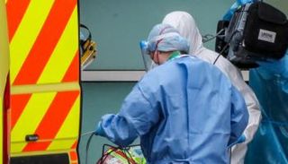 أزمة كورونا تضر بالصحة العقلية للعاملين الصحيين