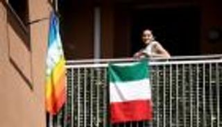 أجواء كورونا تطغى على احتفالات التحرر والثورة في إيطاليا والبرتغال