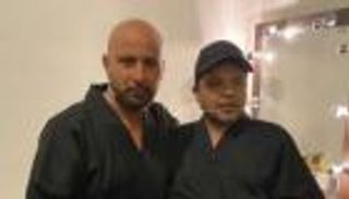 أحمد السقا يقتنص 100 ألف جنيه من محمد هنيدي على الهواء