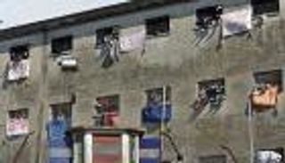 سجناء يحتجون بالأرجنتين خشية إصابتهم بكورونا 