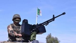 أحد عناصر الجيش الجزائري - أرشيفية