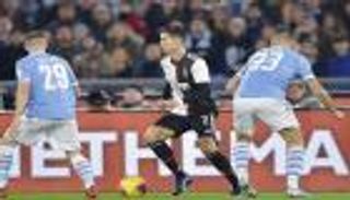 خطوة من رئيس الوزراء الإيطالي لعودة الحياة الكروية