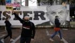 إسرائيليون يتظاهرون ضد اتفاق نتنياهو وجانتس