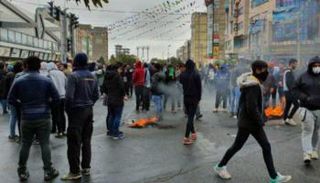 احتجاجات بسبب غلاء سعر البنزين في إيران - أرشيفية