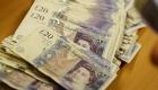 الإسترليني يقفز بعد آمال تخفيف قيود كورونا وتعافي جونسون