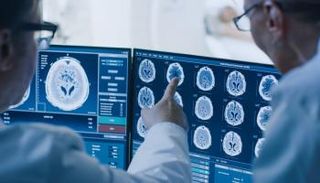 بعض مرضى كورونا تظهر عليهم أعراض عصبية