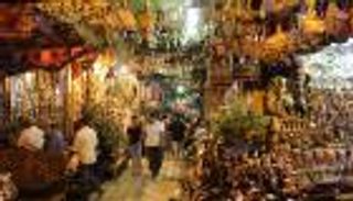 رمضان بلا أجواء.. كورونا يغتال فرحة حي الحسين في مصر