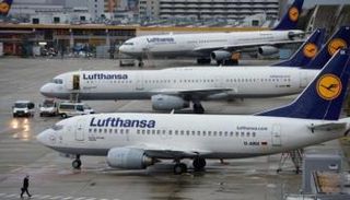 طائرات تتبع شركة لوفتهانزا الألمانية