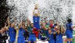 كورونا يشعل لهيب ذكريات أساطير الكرة الإيطالية