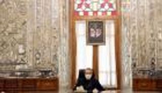 رئيس البرلمان الإيراني يغادر "الحجر" بعد تعافيه من كورونا