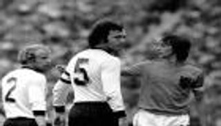 نجم وقميص 5.. قيصر ألمانيا قاهر كرويف ومبكي مارادونا