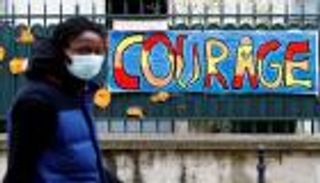 فرنسا وإسبانيا تطرحان الثلاثاء خطط تخفيف تدابير كورونا