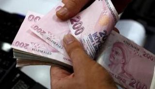 الليرة التركية تنهار