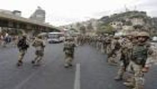 الجيش اللبناني يفرق متظاهرين حاولوا تحطيم مصارف بطرابلس