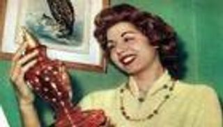 نجوم الفن وفانوس رمضان.. علاقة خاصة وثقتها صور نادرة