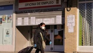 معدل البطالة في إسبانيا يرتفع إلى 14,4% بسبب تفشي كوفيد-19