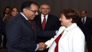رئيس وزراء مصر مع مديرة صندوق النقد - أرشيفية