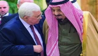 العاهل السعودي الملك سلمان بن عبدالعزيز والرئيس الفلسطيني محمود عباس