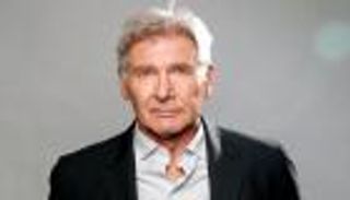 التحقيق مع هاريسون فورد.. كاد يتسبب في حادث طيران جديد