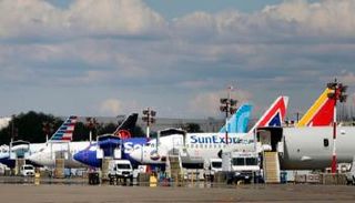 طائرات 737 ماكس أثناء توقفها في المطارات