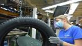 تراجع مبيعات ميشلان الفرنسية لصناعة إطارات السيارات