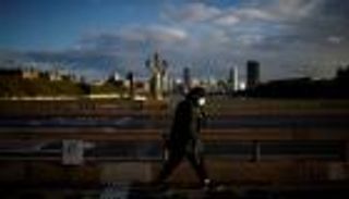 674 وفاة جديدة بكورونا في بريطانيا.. وإجمالي فرنسا 24376  