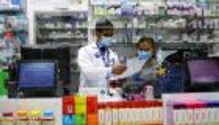 الإمارات تجري 27 ألف فحص وتكشف عن 552 إصابة كورونا