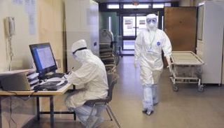 العلماء يسابقون الزمن لاكتشاف دواء لفيروس كورونا المستجد