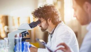 سلالة كورونا المنتشرة في فرنسا جديدة