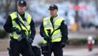 شرطة نيويورك تفرق حشدا تحدى عزل كورونا