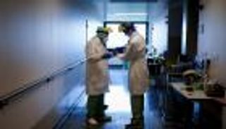 وفيات كورونا تتجاوز 230 ألفا حول العالم 