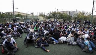 مجموعة من المدمنين في إحدى مناطق إيران - أرشيفية