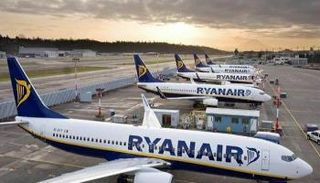 طائرات تتبع خطوط "رايان إير" الأيرلندية