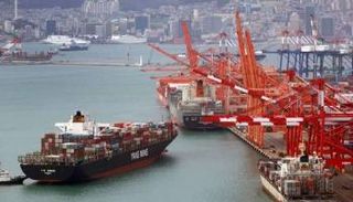 ميناء شحن للبضائع - أرشيف