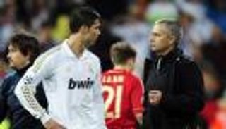 مورينيو "المتناقض" يتجاهل رونالدو في إنجازه الاستثنائي