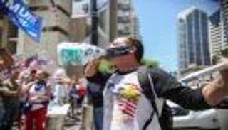 رغم ارتفاع ضحايا كورونا.. أمريكا تواصل رفع إجراءات العزل