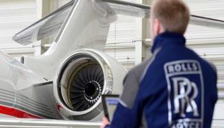 عامل بشركة رولزرويس للطائرات