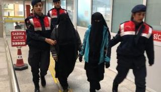 نساء من داعش محتجزات بتركيا