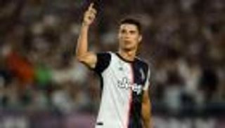 انفراجة ليوفنتوس.. حل أزمة طائرة رونالدو