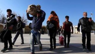 مهاجرون على الحدود الأفغانية الإيرانية - أرشيفية