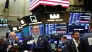 الأسهم الأمريكية تقفز مع تعافي النفط وتخفيف قيود كورونا