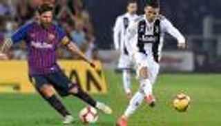 ميسي يهزم رونالدو في صراع الركلات الحرة