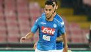 كورونا يعيد الجزائري وناس لـ"سجن" نابولي