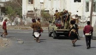عناصر من مليشيا الحوثي في شوارع صنعاء- أرشيفية