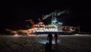 مكان وحيد في العالم بلا كورونا ولا تباعد اجتماعي