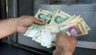 حذف الأصفار .. الريال الإيراني "يتجمل" بجراحة مرتفعة التكاليف