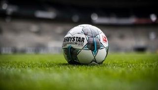 كرة البوندسليجا بعيدة عن الدوران