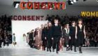 أسبوع الموضة في باريس يتحدى كورونا بعرض رجالي عبر الإنترنت