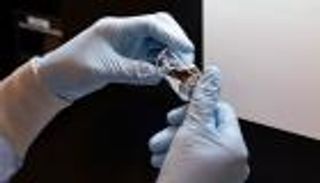 اليابان تتيح استخدام عقار أمريكي لعلاج مرضى كورونا