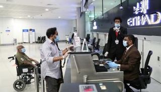 إقلاع أول رحلتين من الإمارات إلى الهند لإجلاء عالقين بسبب "كورونا"